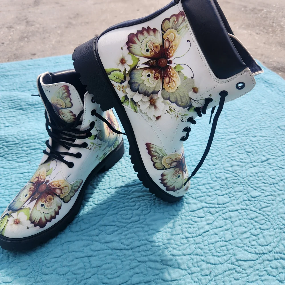 Elegant Floral Butterfly Ankle Boots - Picture 1 of 4